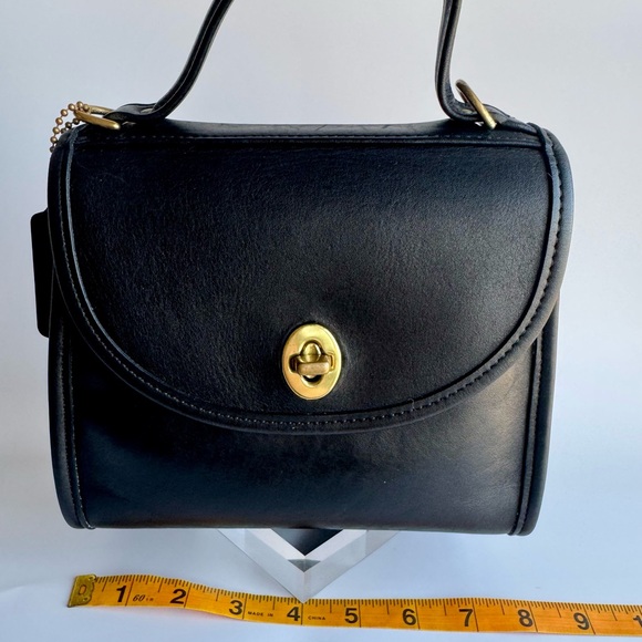 Vintage Coach Regina Handbag 9983 - Picture 10 of 12